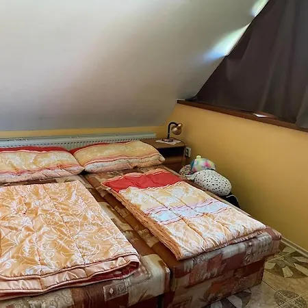 シャレー Eva V Krasnej Dedinke Závadka nad Hronom